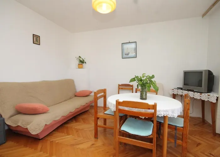 With Parking Space - Hvar - 8802 Zavala